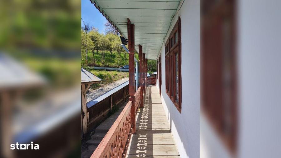 Casa supraetajata de vanzare in Leontine?ti comision 0% - 11