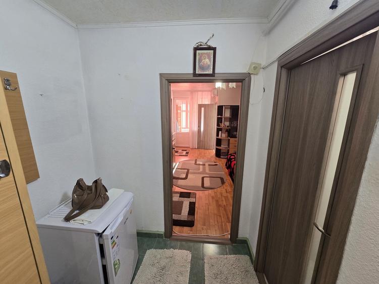 Garsonieră decomandată în Central