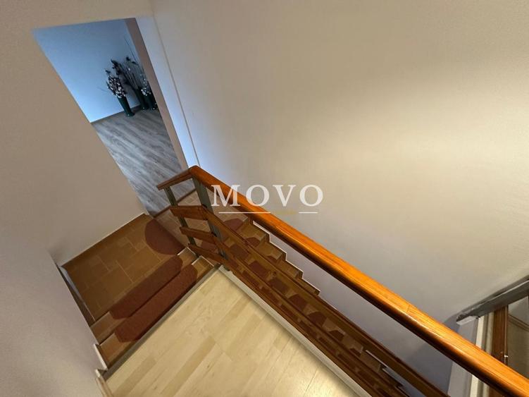 Casă individuală cu 5 camere cu Garaj în Sânmihaiu German