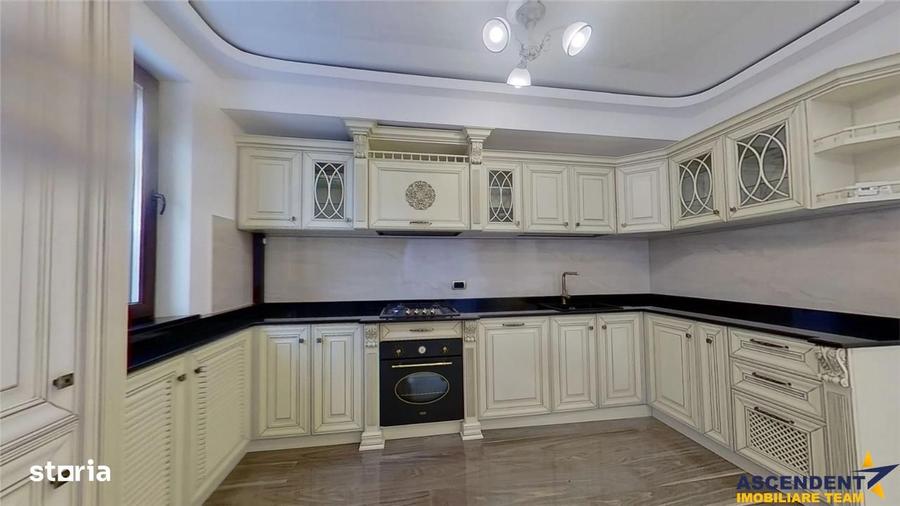 Apartament cu 4 camere decomandat, mobilat în Tractorul