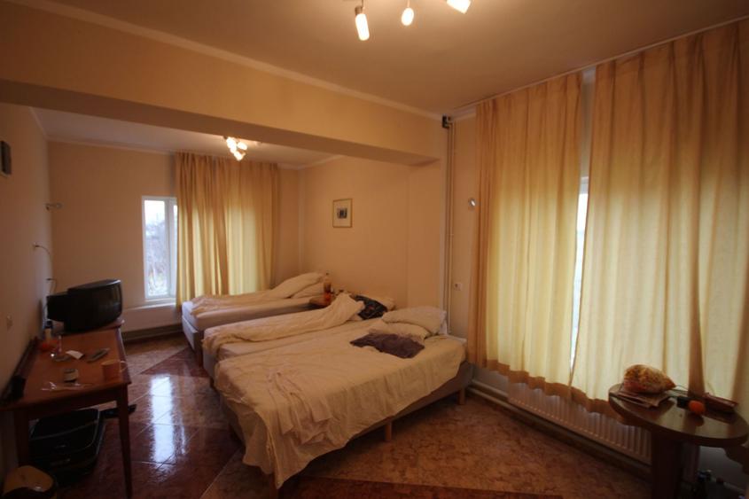 Casă individuală cu 30 camere cu Canalizare în Becicherecu Mic
