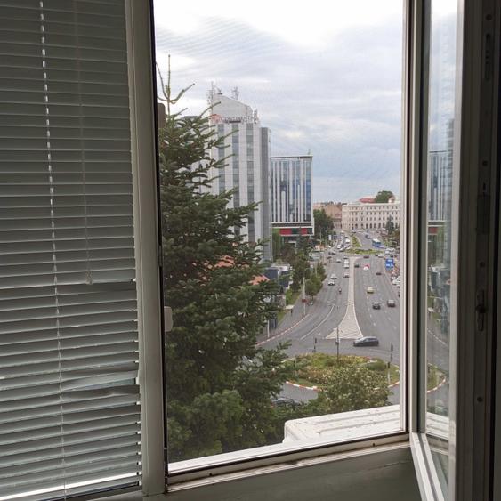 Garsonieră decomandată în Central