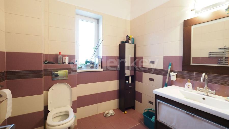 Duplex cu 8 camere cu Canalizare în Pipera