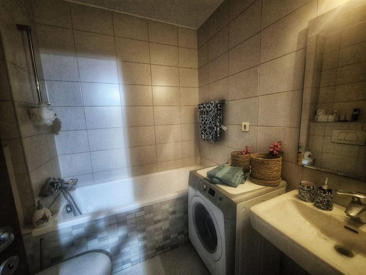 Apartament cu 2 camere decomandat, mobilat în Parcul Carol