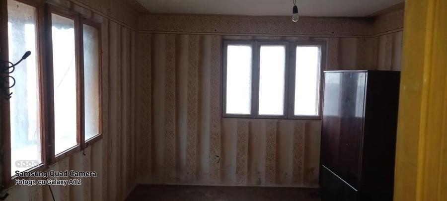 Casă cu 4 camere în Lunca