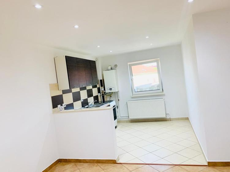 Apartament cu 3 camere decomandat în Nord