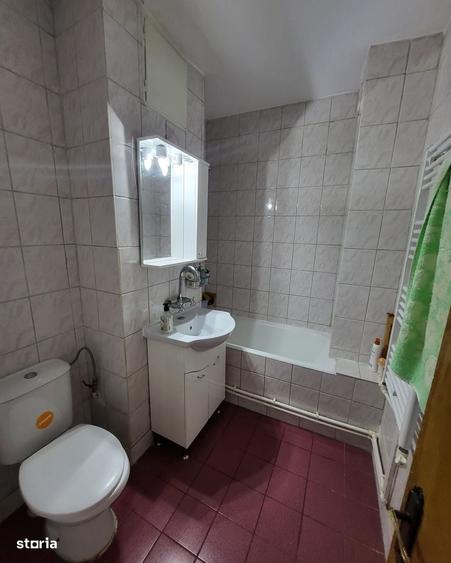Apartament cu 3 camere decomandat în Alexandru cel Bun
