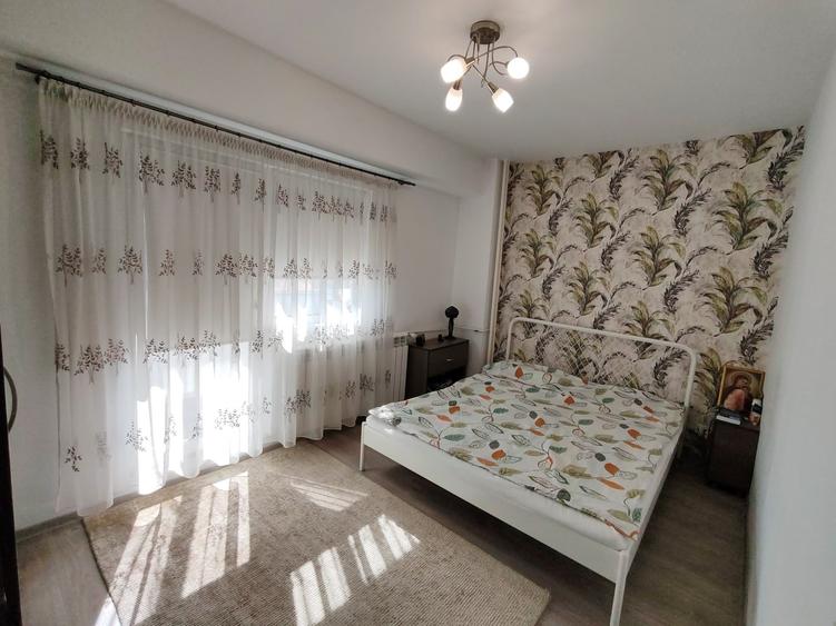 Apartament cu 4 camere decomandat în Basarabia