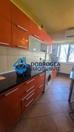 Apartament cu 2 camere decomandat în E3