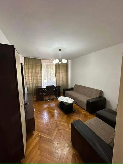 Apartament cu 2 camere decomandat în Medicină