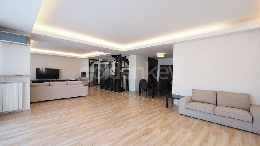 Penthouse cu 5 camere decomandat, mobilat în Aviației