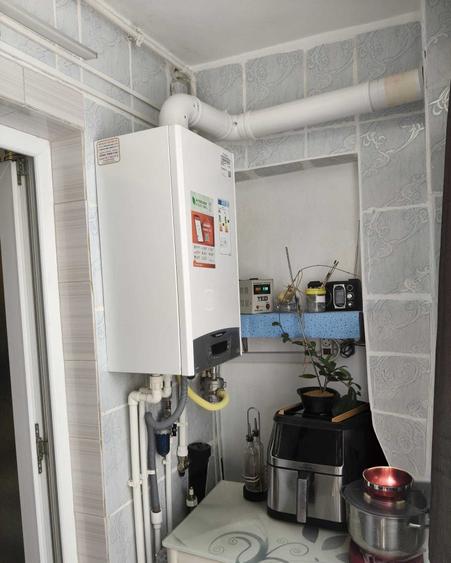 Apartament cu 2 camere decomandat în CET