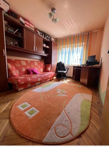 Apartament cu 3 camere decomandat în Central