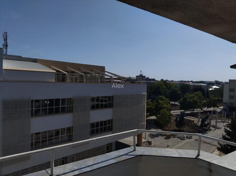 OPORTUNITATE! Apartament 3 Camere Ultra-Central Caracal Vedere Parculelet & Viitorul Mall