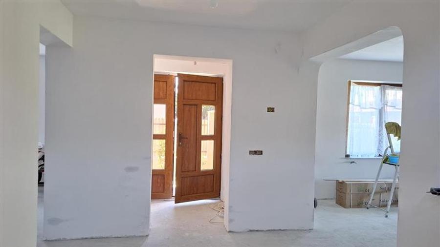 Casă individuală cu 4 camere cu Teren 400 Mp în Câmpineanca