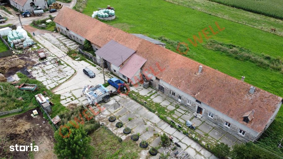 Casă cu 6 camere cu Teren 4831 Mp în Bixad
