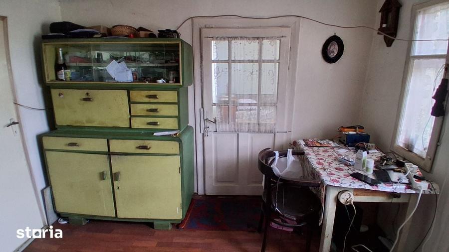 Casă cu 4 camere cu Teren 1600 Mp în Poiana