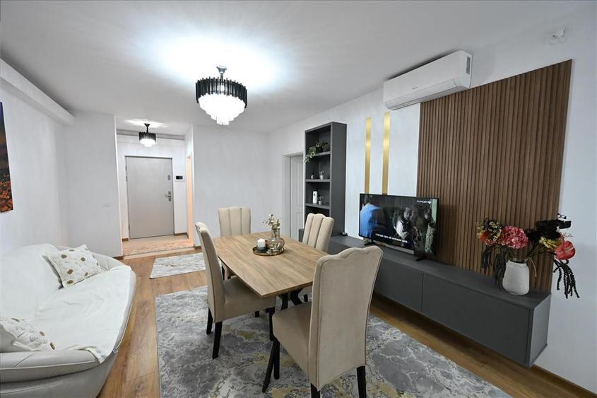 Apartament cu 3 camere decomandat, mobilat în Ultracentral