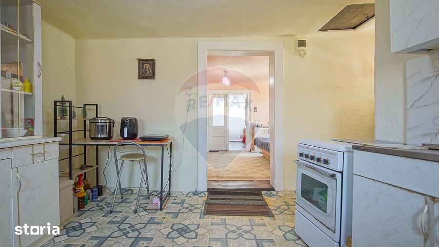Casă cu 3 camere cu Teren 94 Mp în Schei