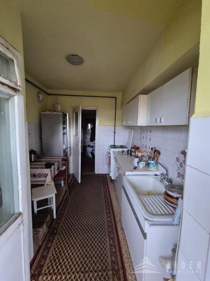 Apartament cu 3 camere decomandat în Zorilor