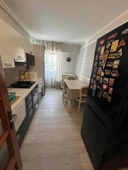De vanzare apartament cu 2 camere si balcon, zona Favorit, etajul 2, Pret 59900 euro - 1