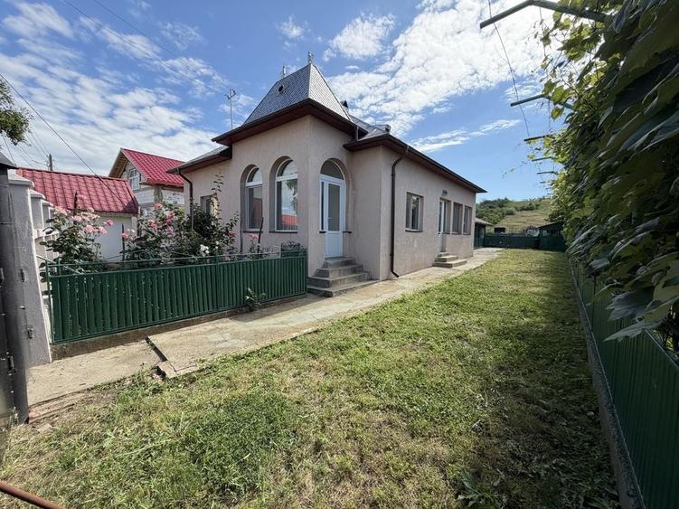 Casă cu 4 camere decomandat în Breb