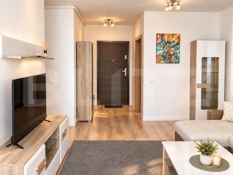 Apartament cu 2 camere semidecomandat, mobilat în Torontalului