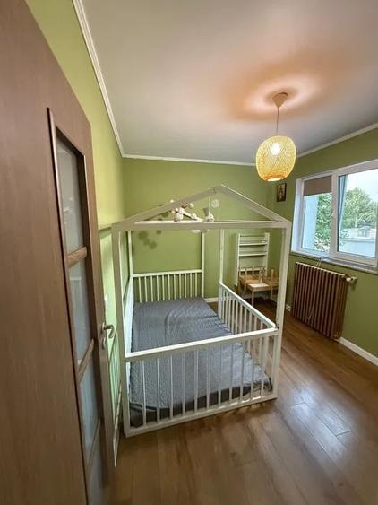 Apartament cu 3 camere semidecomandat, mobilat în Tătărași