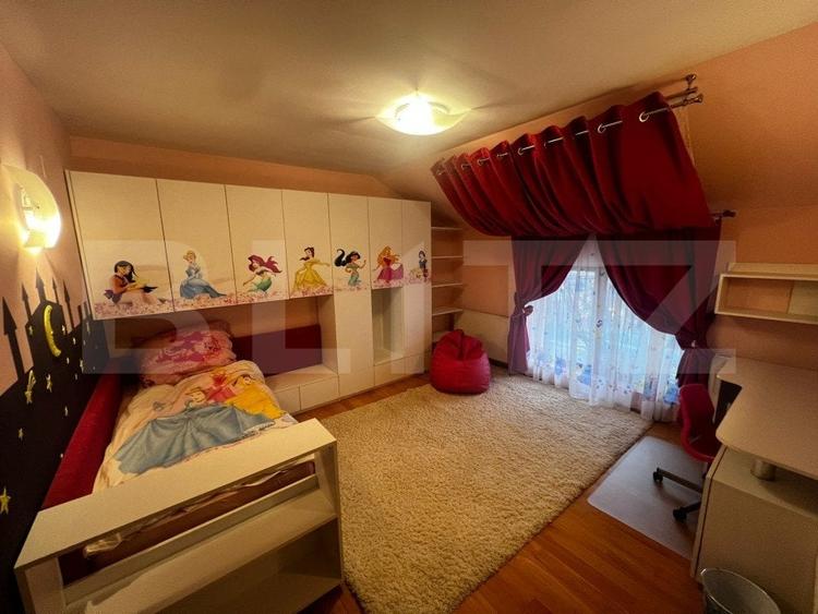 Duplex cu 5 camere cu Canalizare în Aradului