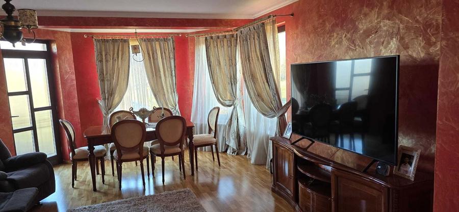 Casă cu 3 camere în Central