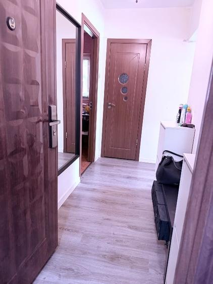 Apartament cu 3 camere decomandat, mobilat în Drumul Taberei