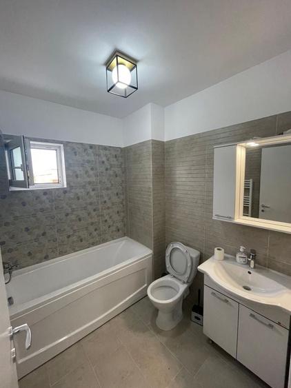 Apartament cu 2 camere decomandat în 1 Mai