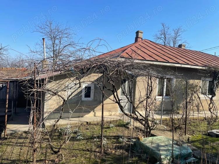 Casă cu 4 camere cu Teren 754 Mp în Central