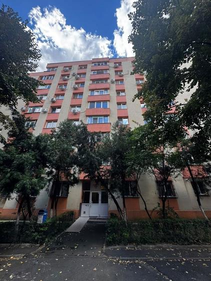Apartament cu 2 camere decomandat în Teiul Doamnei