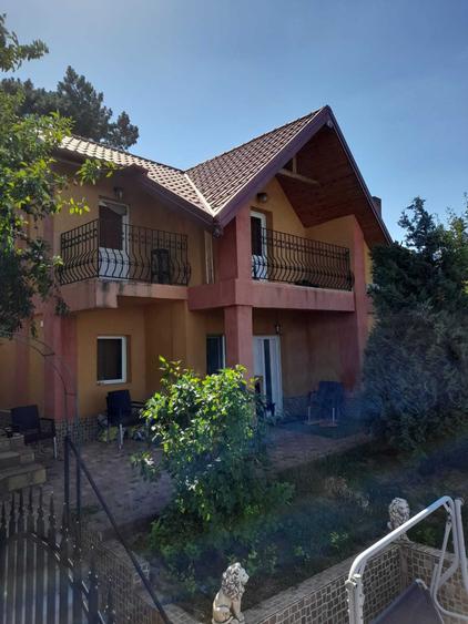 Casă cu 4 camere cu Teren 500 Mp în Bucium