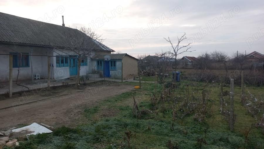 Casă cu 4 camere în Jurilovca