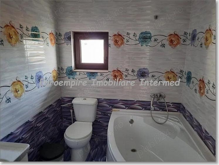 Casă cu 6 camere cu Teren 400 Mp în Central