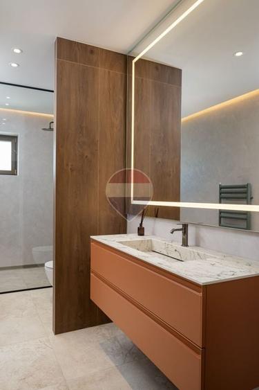 Casă individuală cu 5 camere cu Teren 1050 Mp în Centrul Istoric