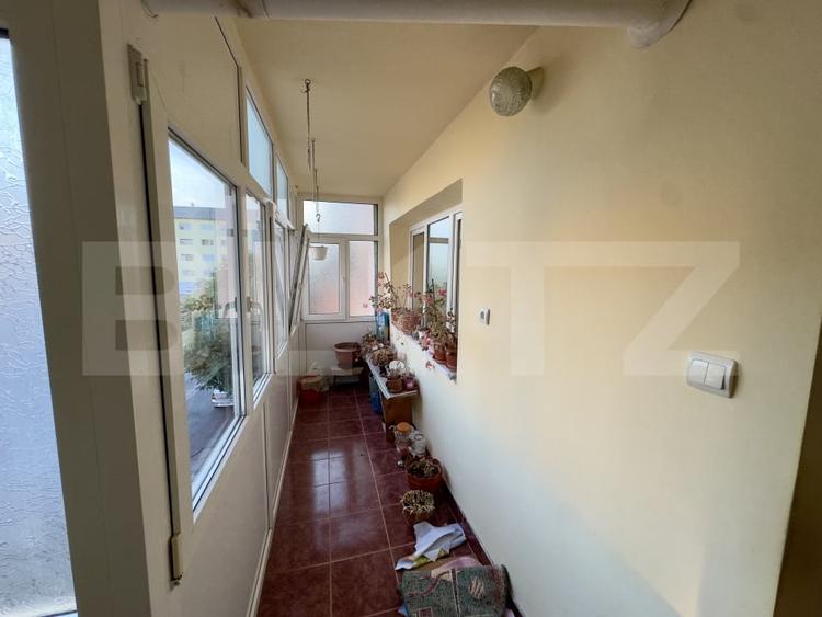 Apartament cu 3 camere decomandat, mobilat în Cugir