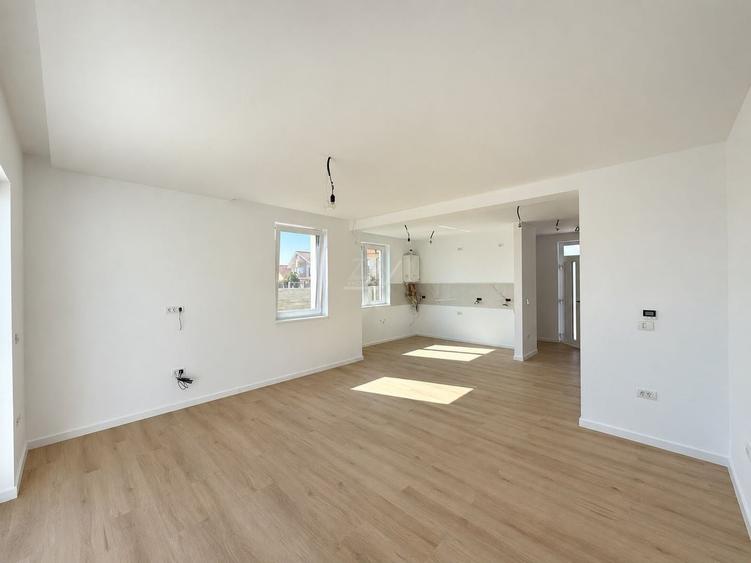Duplex cu 3 camere cu Canalizare în Moșnița Nouă