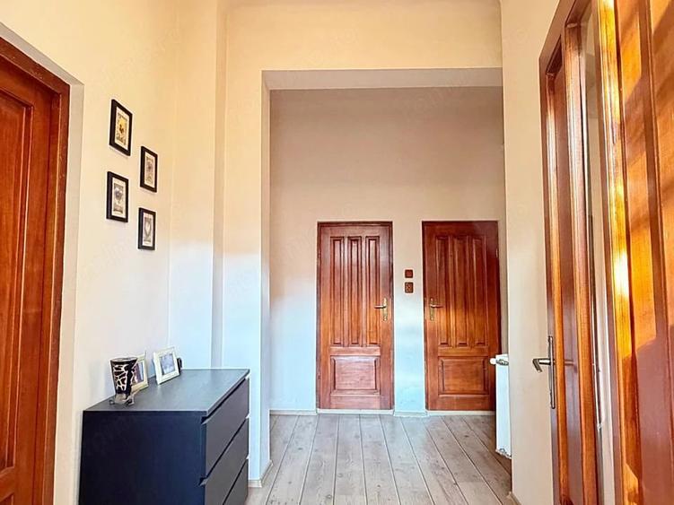 Casă cu 3 camere cu Teren 385 Mp în Ultracentral
