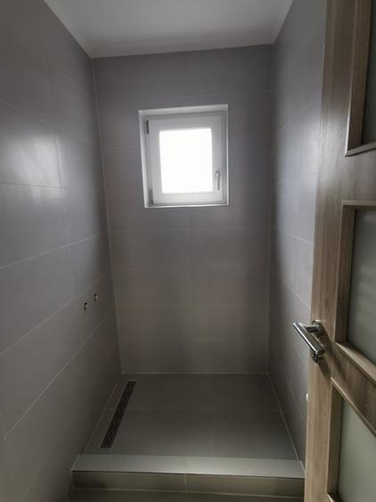 Casă individuală cu 3 camere cu Canalizare în Lumina
