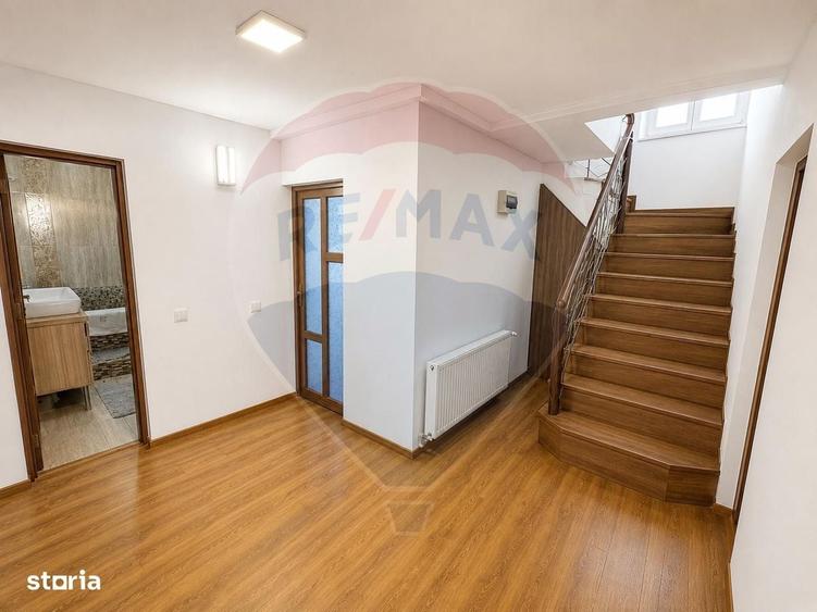 Casă cu 4 camere în Corlătești