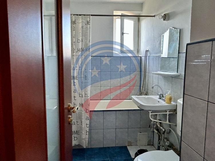 Apartament cu 2 camere decomandat în Rovine
