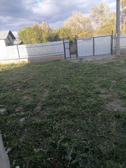 Casă cu 2 camere cu Teren 1440 Mp în Central