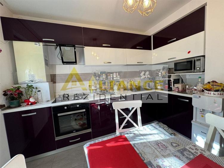 Duplex cu 4 camere cu Canalizare în Central