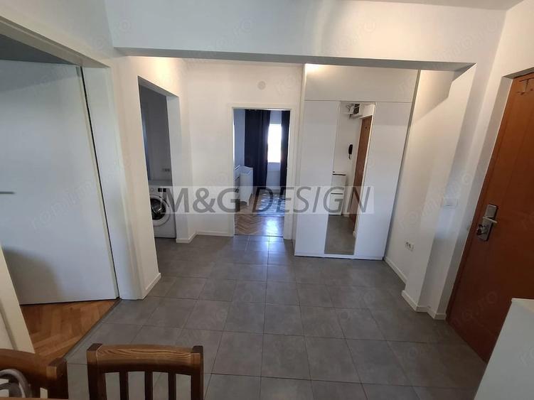 Apartament cu 3 camere decomandat în Dâmbovița