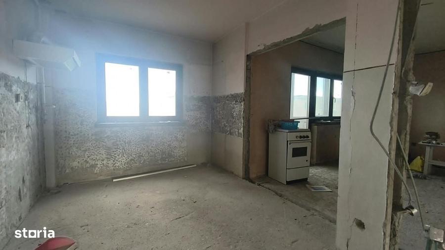 Apartament cu 4 camere decomandat în Central