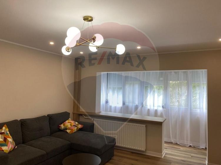 Apartament cu 2 camere decomandat, mobilat în Decebal