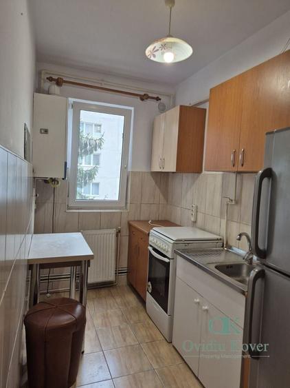Apartament cu 2 camere, mobilat în Simeria